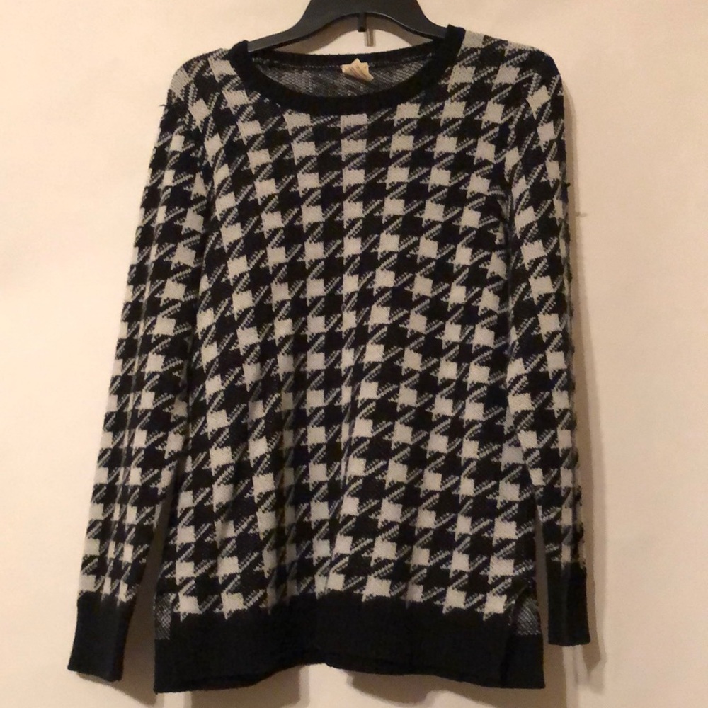 Houndstooth print large sweater